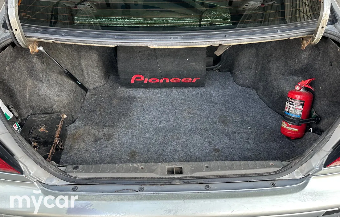 Nissan Almera 1995