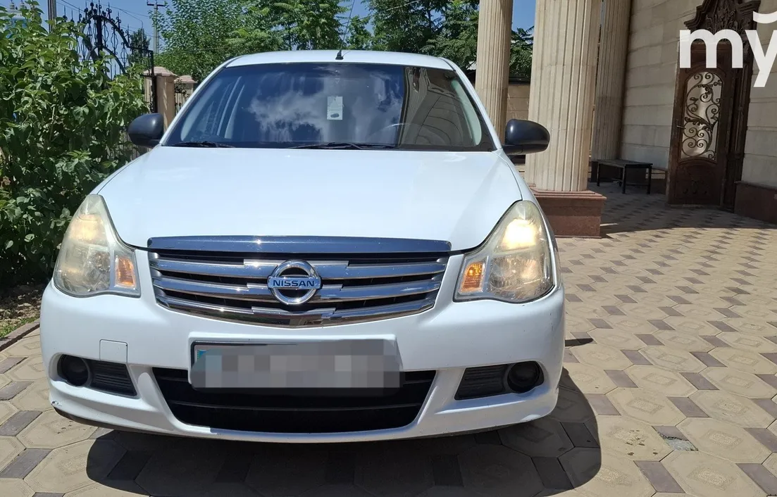 Nissan Almera 2015