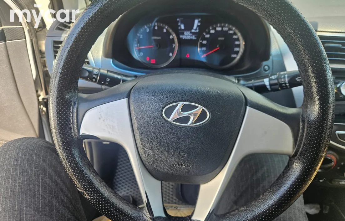 Hyundai Accent 2014