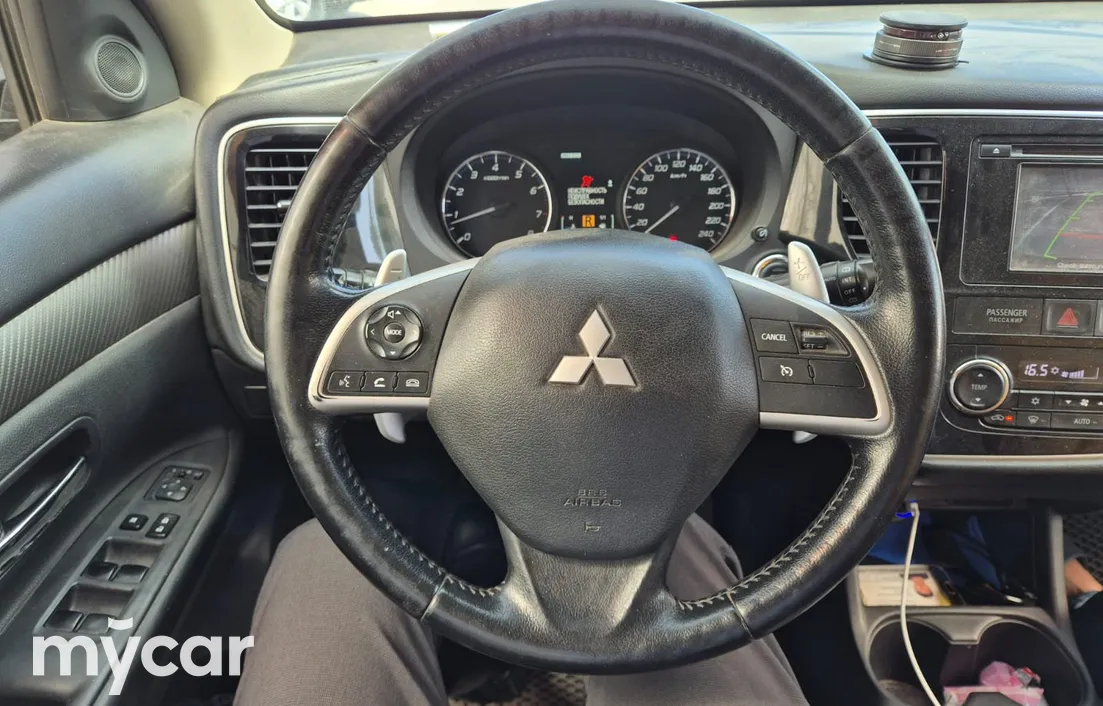 Mitsubishi Outlander 2014
