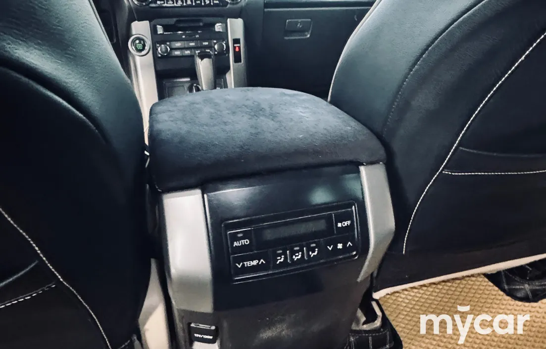 Toyota Land Cruiser Prado 2013