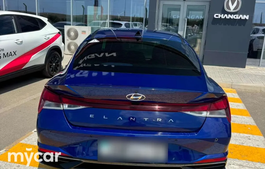 Hyundai Elantra 2021