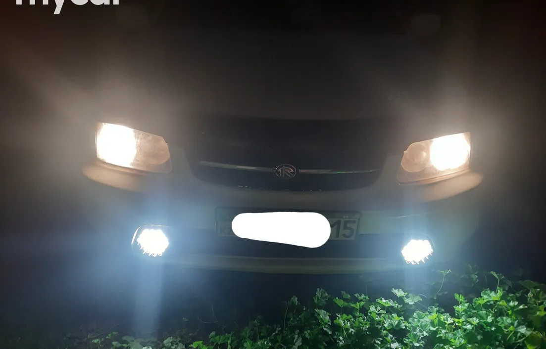Nissan R'nessa 1998