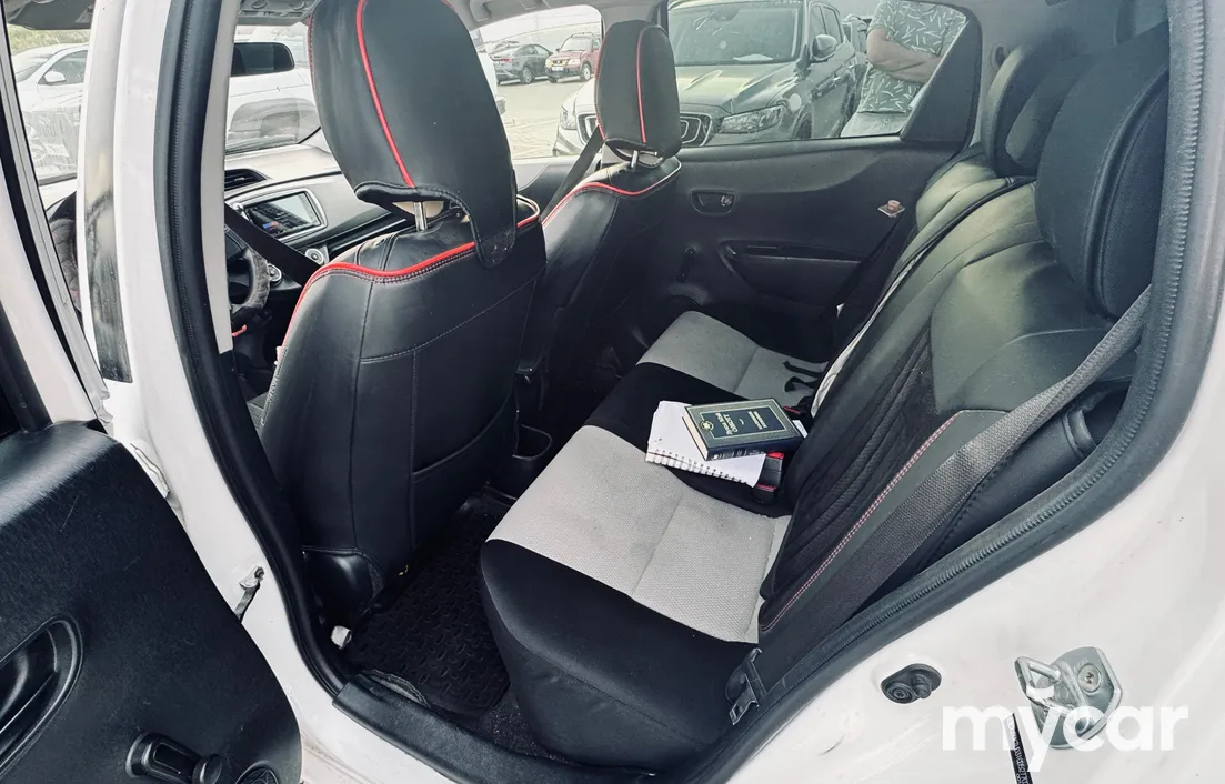 Toyota Yaris 2012