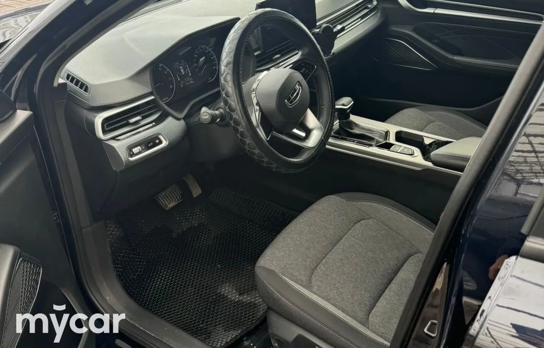 Geely Emgrand 2023
