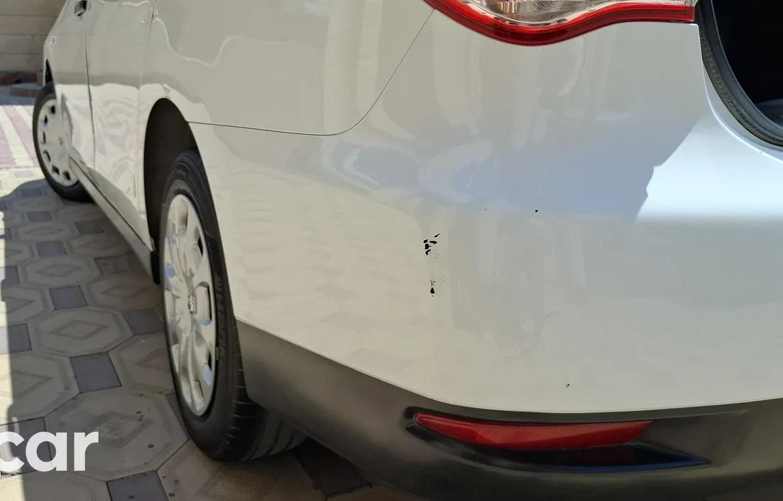 Nissan Almera 2015