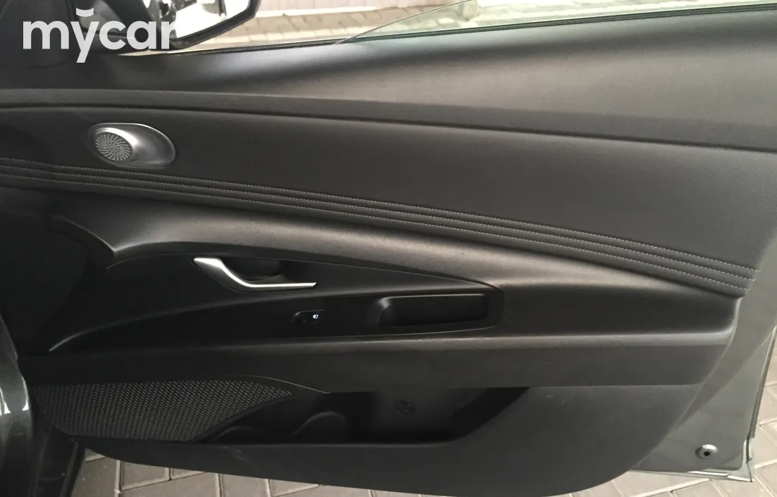 Hyundai Elantra 2022
