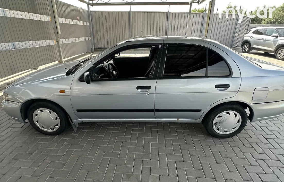 Nissan Almera 1995