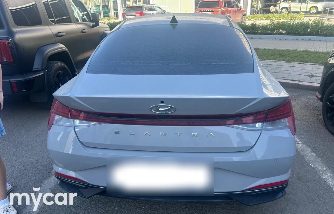 Hyundai Elantra 2021