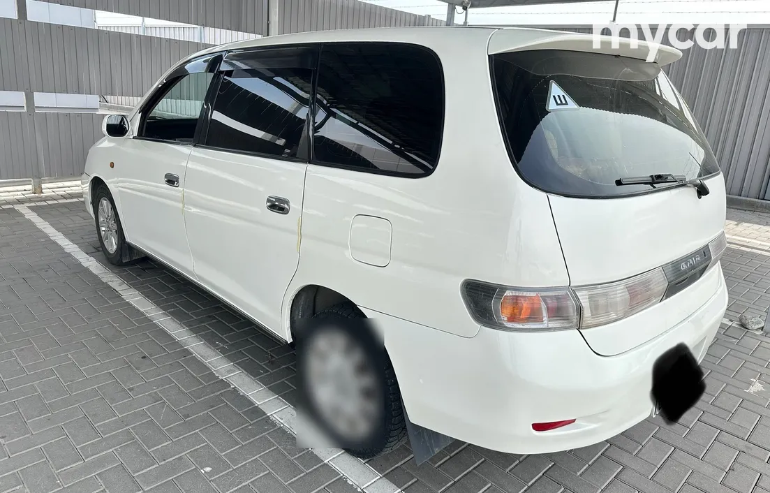 Toyota Gaia 1998