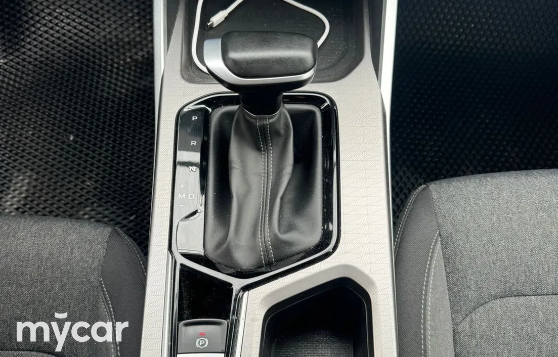 Geely Emgrand 2023