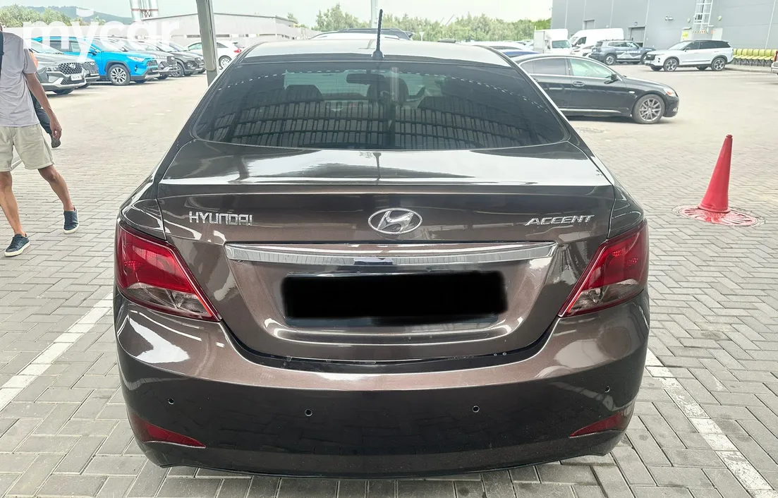 Hyundai Accent 2015