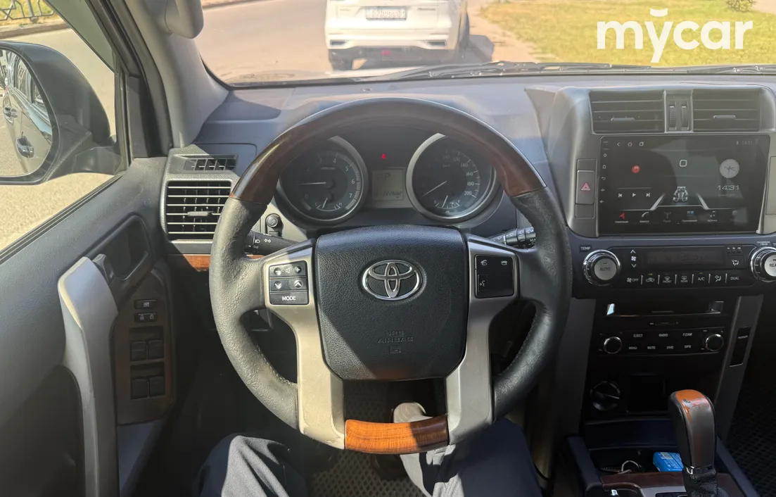 Toyota Land Cruiser Prado 2013