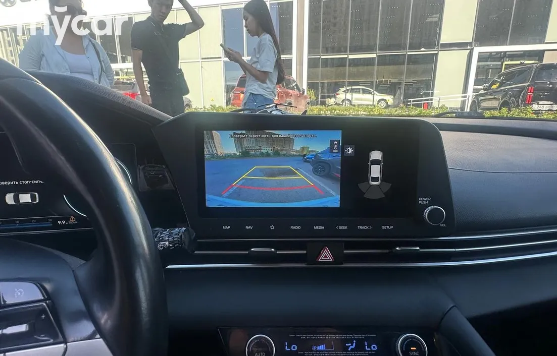 Hyundai Elantra 2021