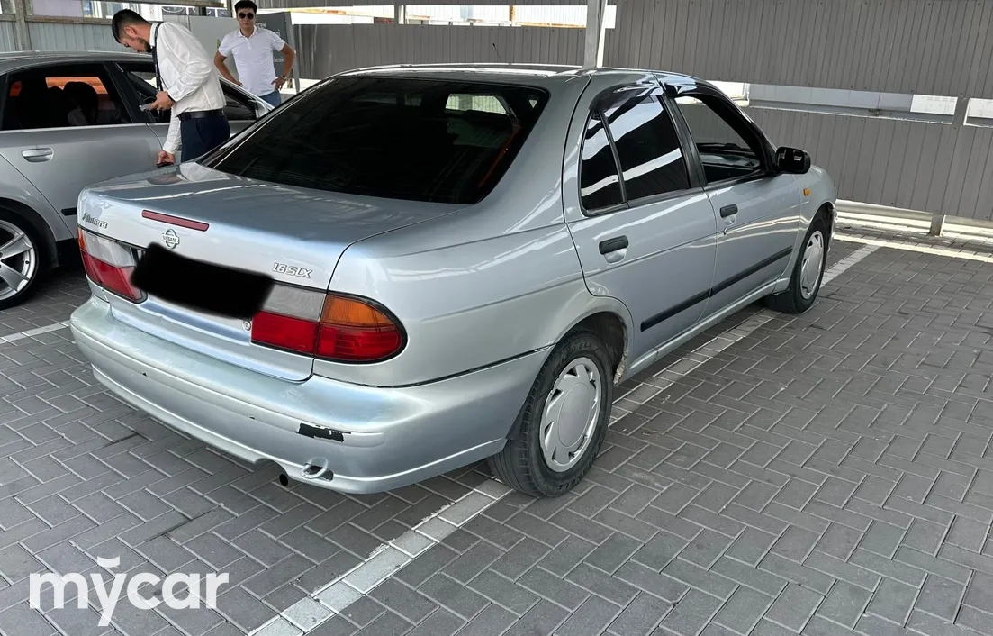 Nissan Almera 1995