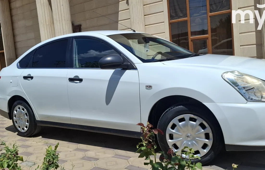 Nissan Almera 2015