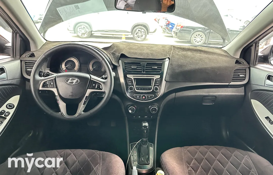 Hyundai Accent 2015