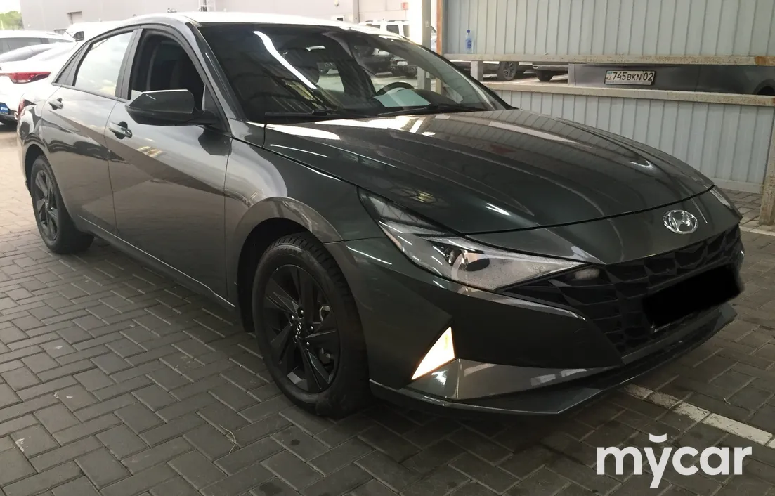 Hyundai Elantra 2022