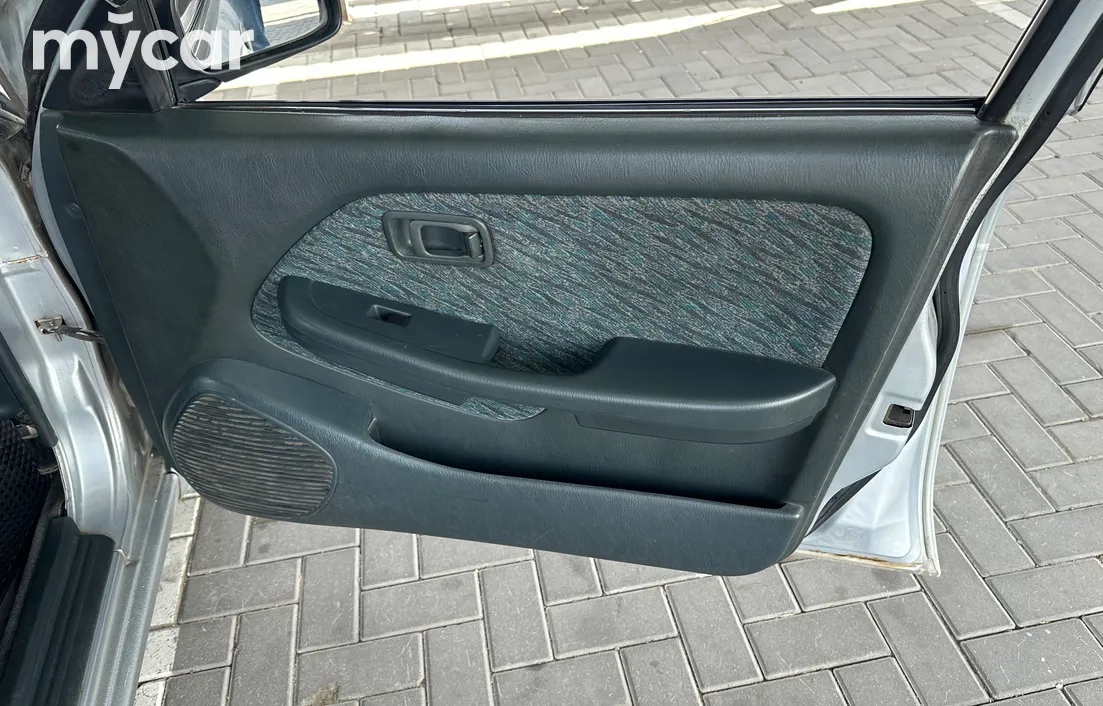 Nissan Almera 1995