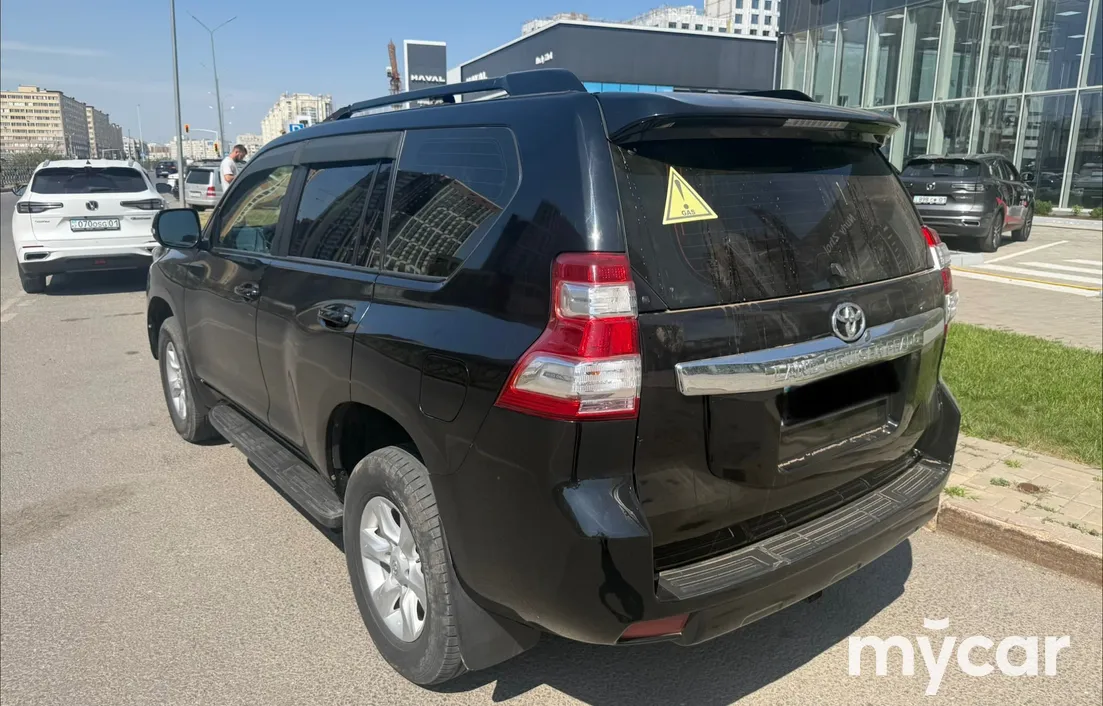 Toyota Land Cruiser Prado 2013