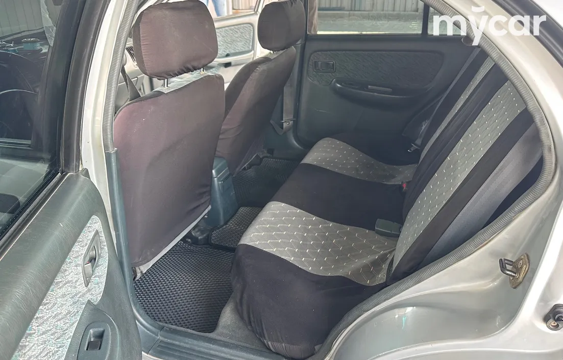 Nissan Almera 1995