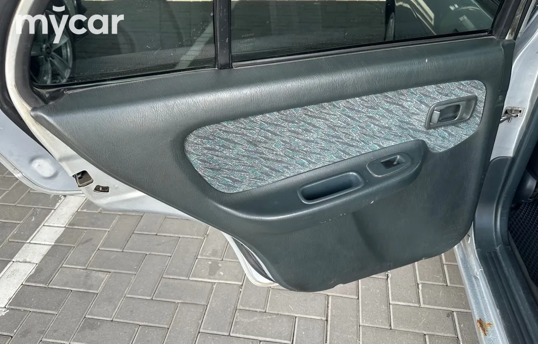 Nissan Almera 1995