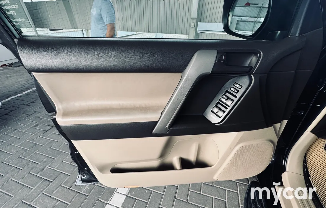 Toyota Land Cruiser Prado 2013