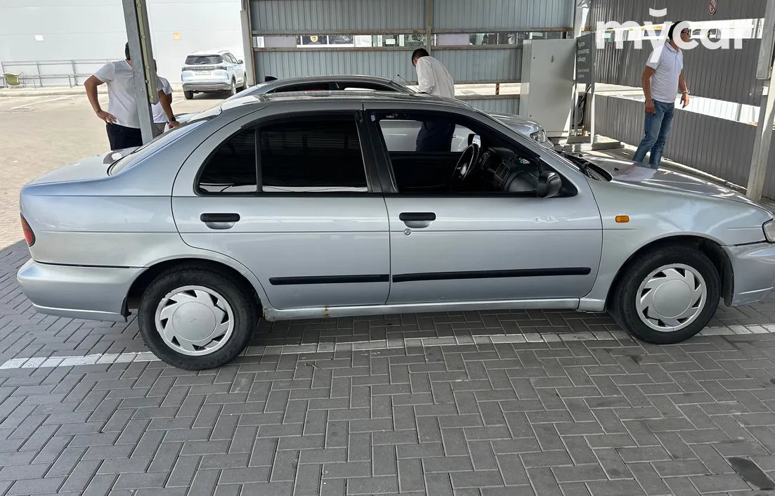 Nissan Almera 1995