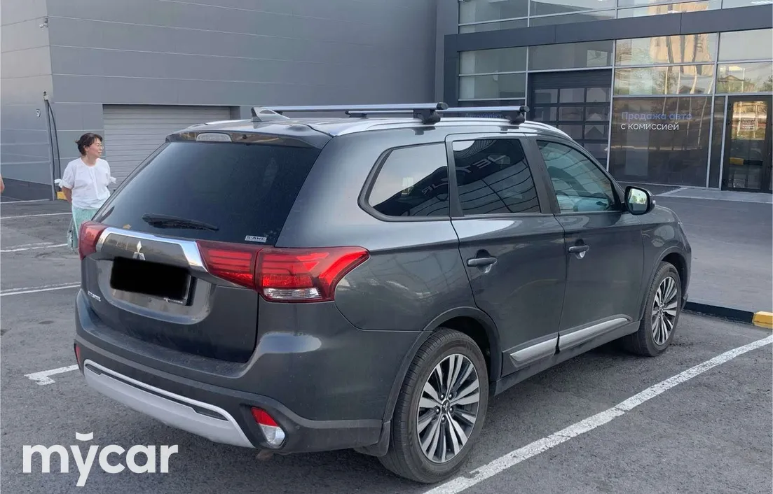 Mitsubishi Outlander 2021