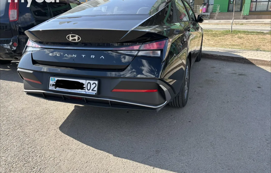 Hyundai Elantra 2024