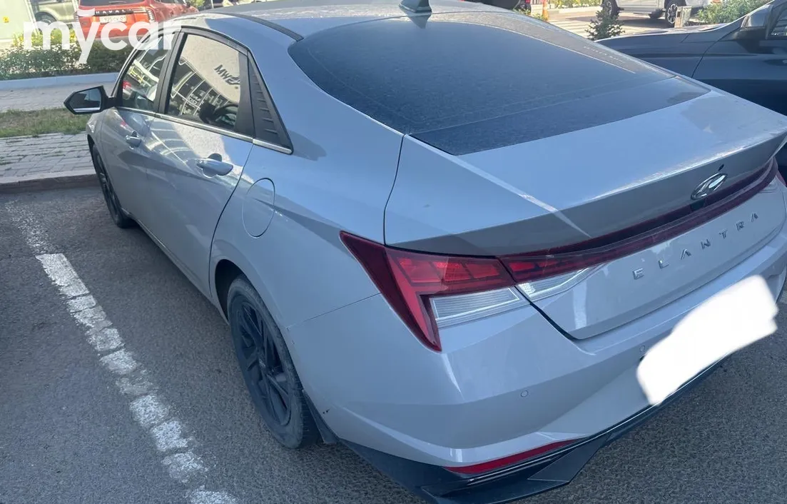 Hyundai Elantra 2021