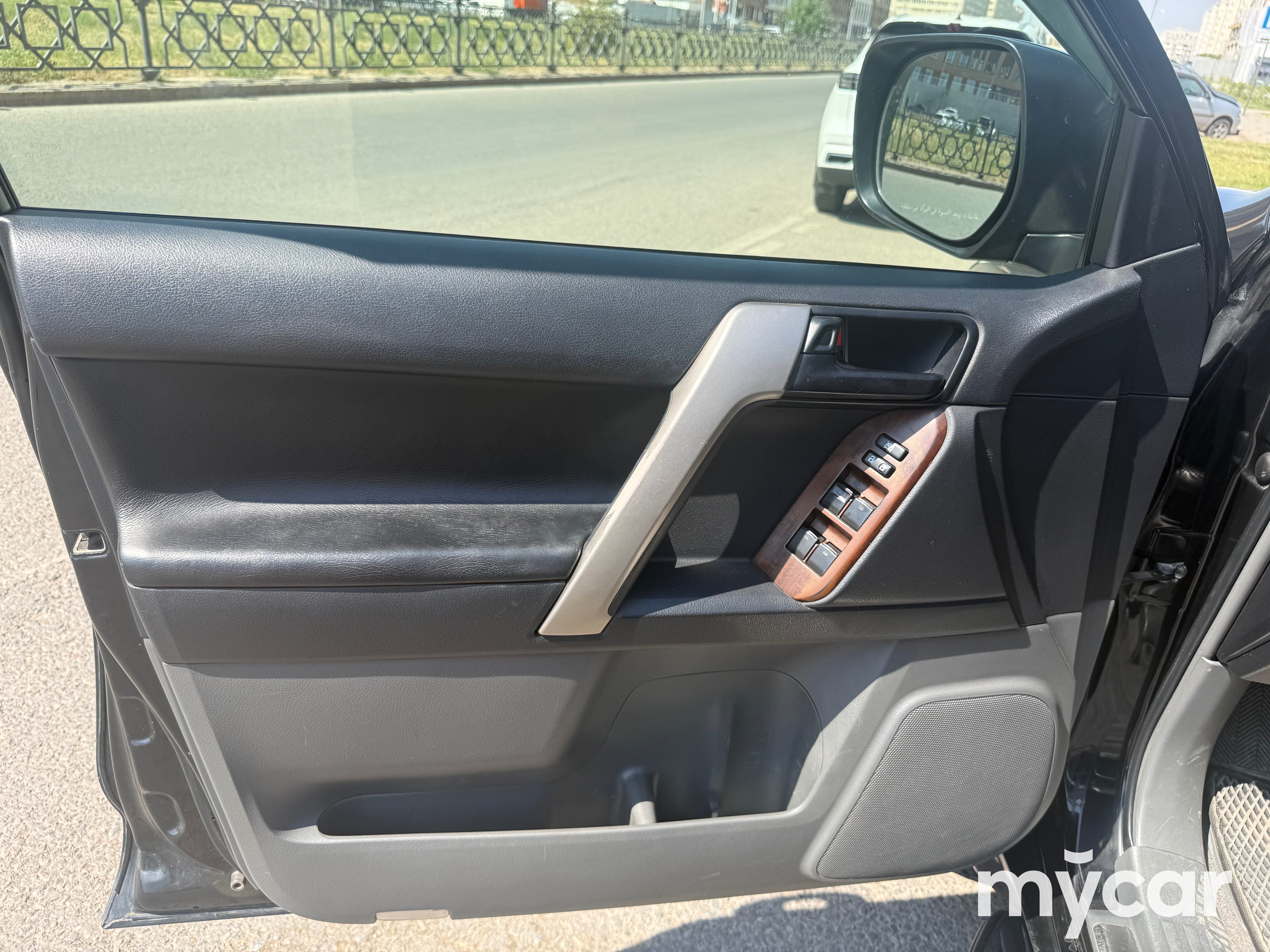 Toyota Land Cruiser Prado 2013