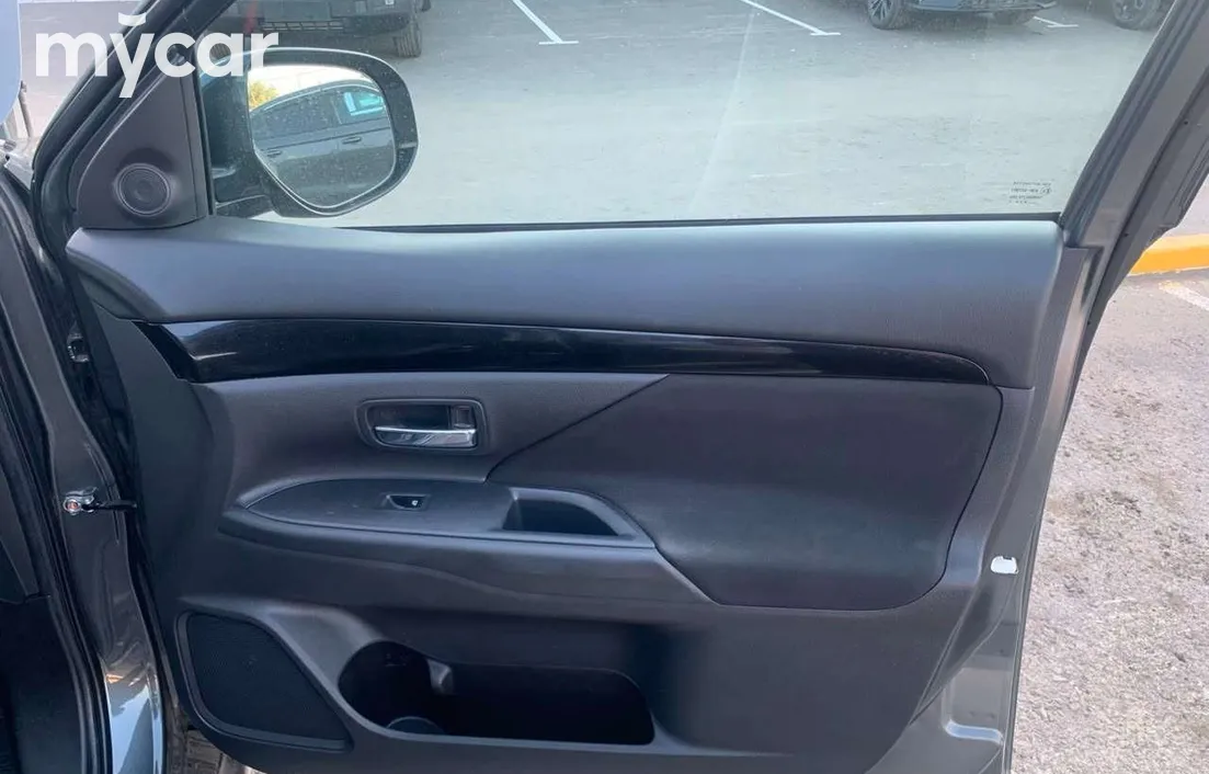 Mitsubishi Outlander 2021