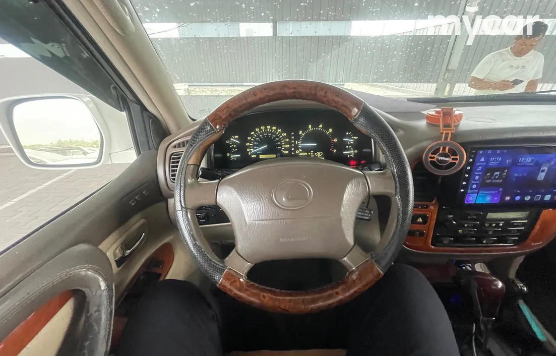 Lexus LX 1999