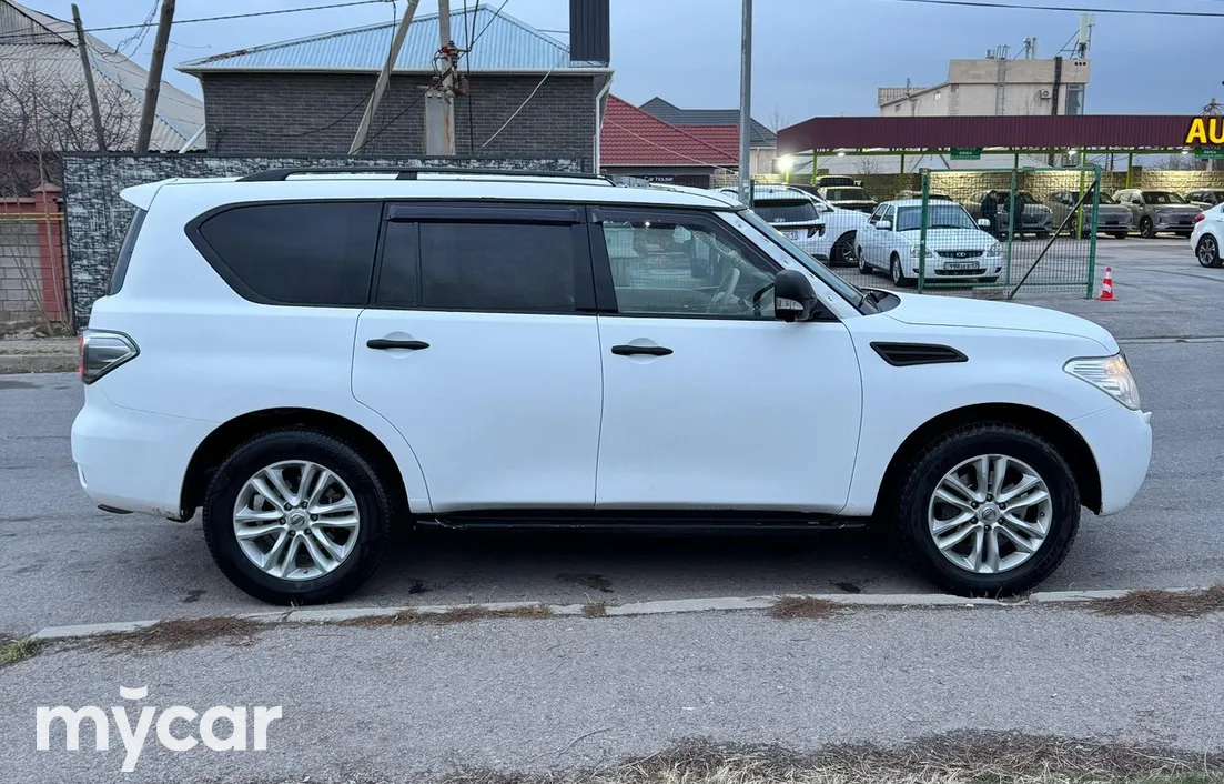 Nissan Patrol 2011
