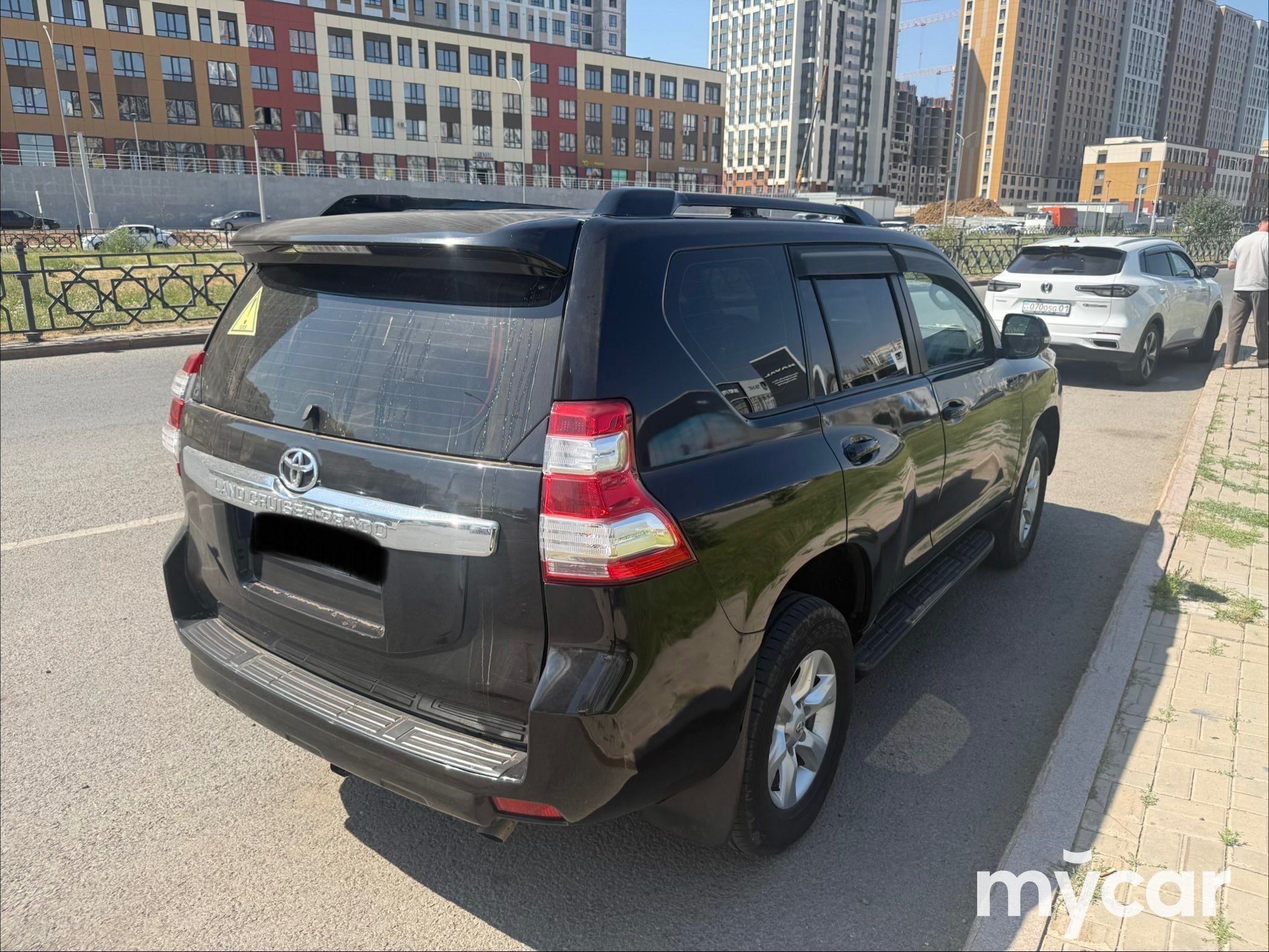 Toyota Land Cruiser Prado 2013