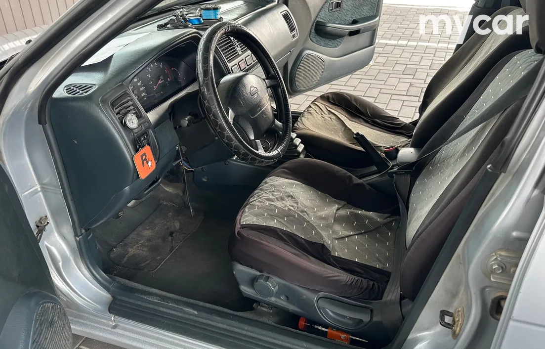 Nissan Almera 1995