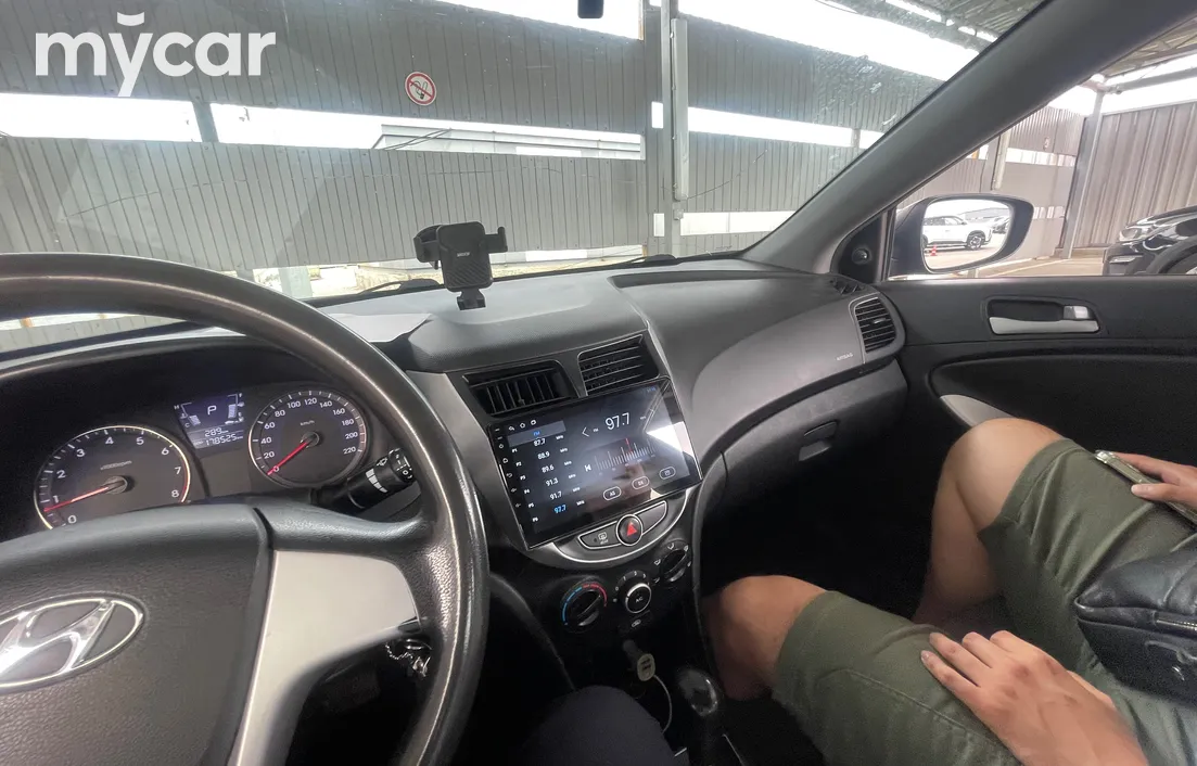 Hyundai Solaris 2012