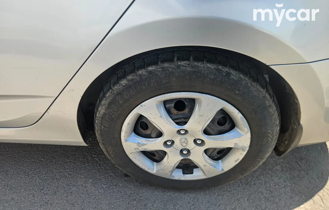 Hyundai Accent 2014