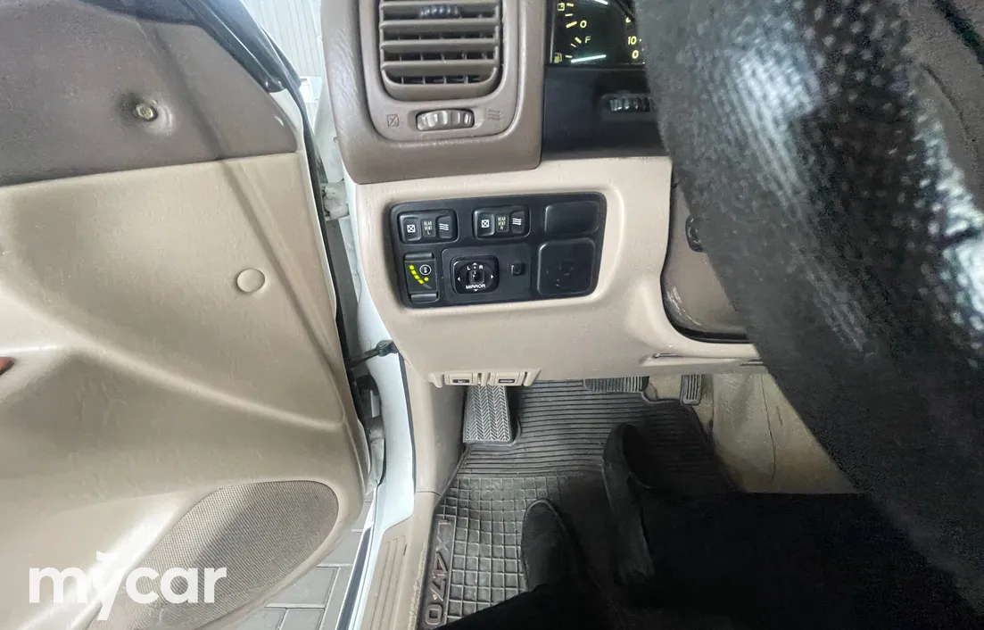 Lexus LX 1999