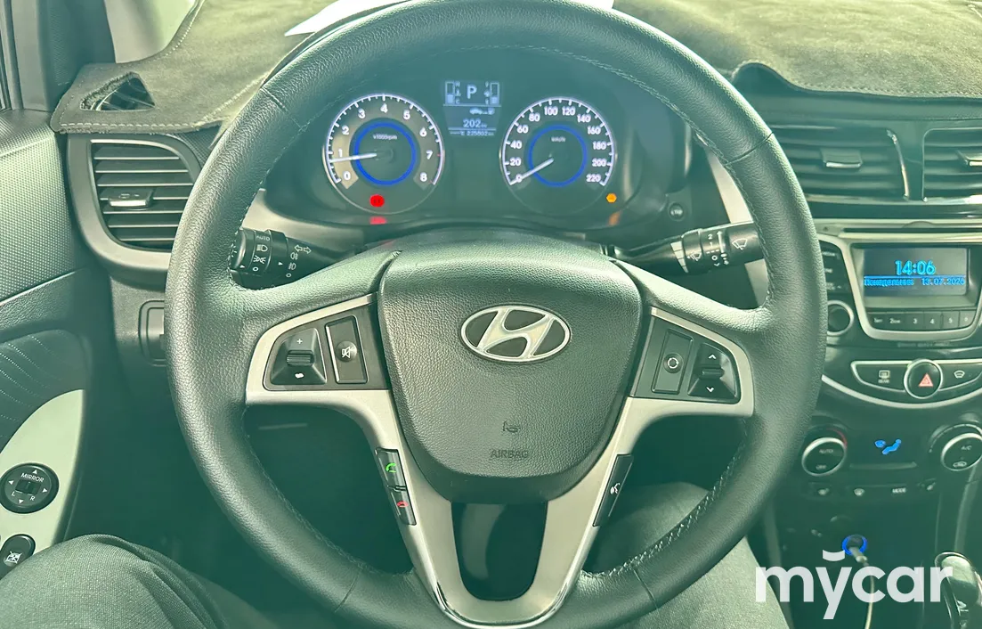 Hyundai Accent 2015