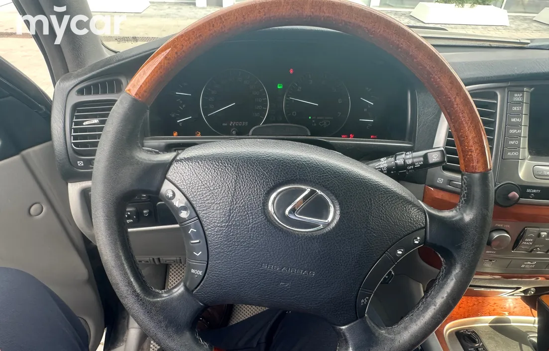 Lexus LX 2007