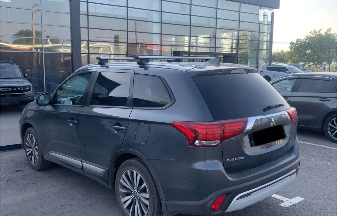 Mitsubishi Outlander 2021