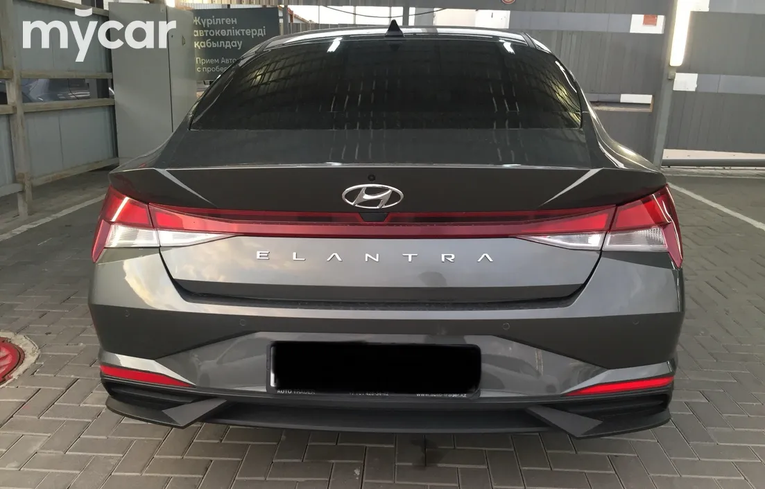 Hyundai Elantra 2022