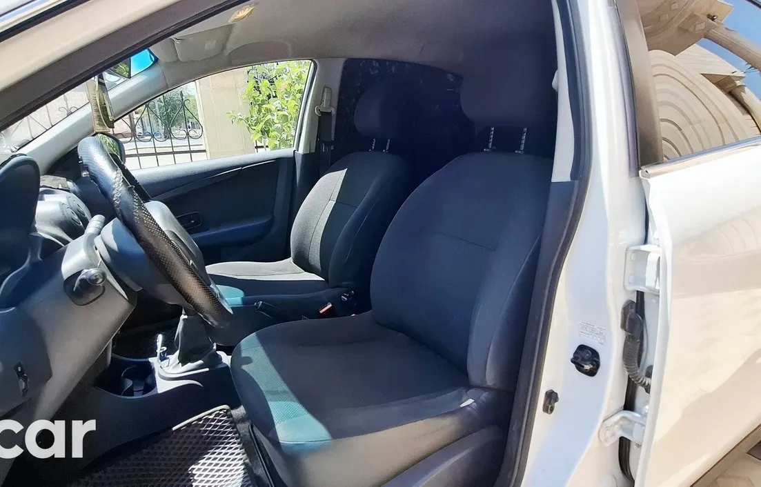 Nissan Almera 2015
