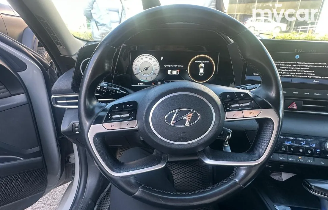 Hyundai Elantra 2021
