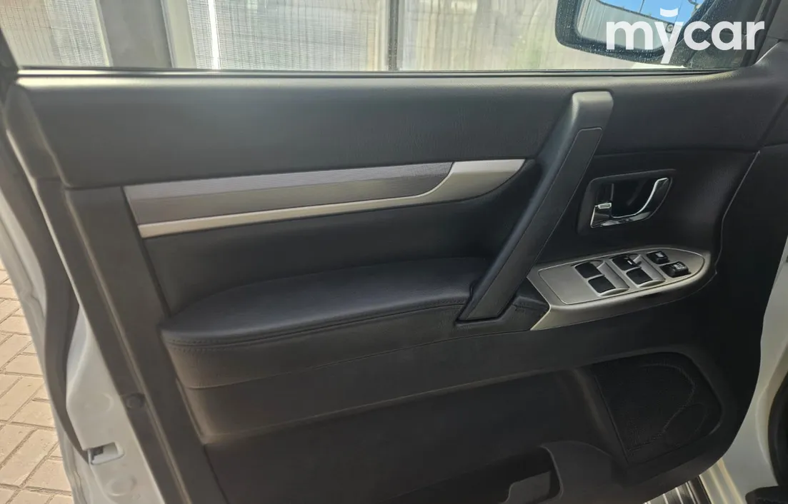 Mitsubishi Pajero 2015