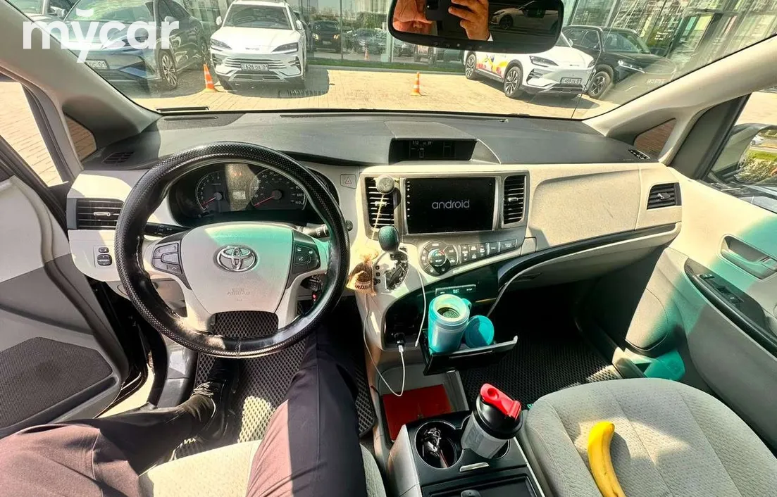 Toyota Sienna 2014