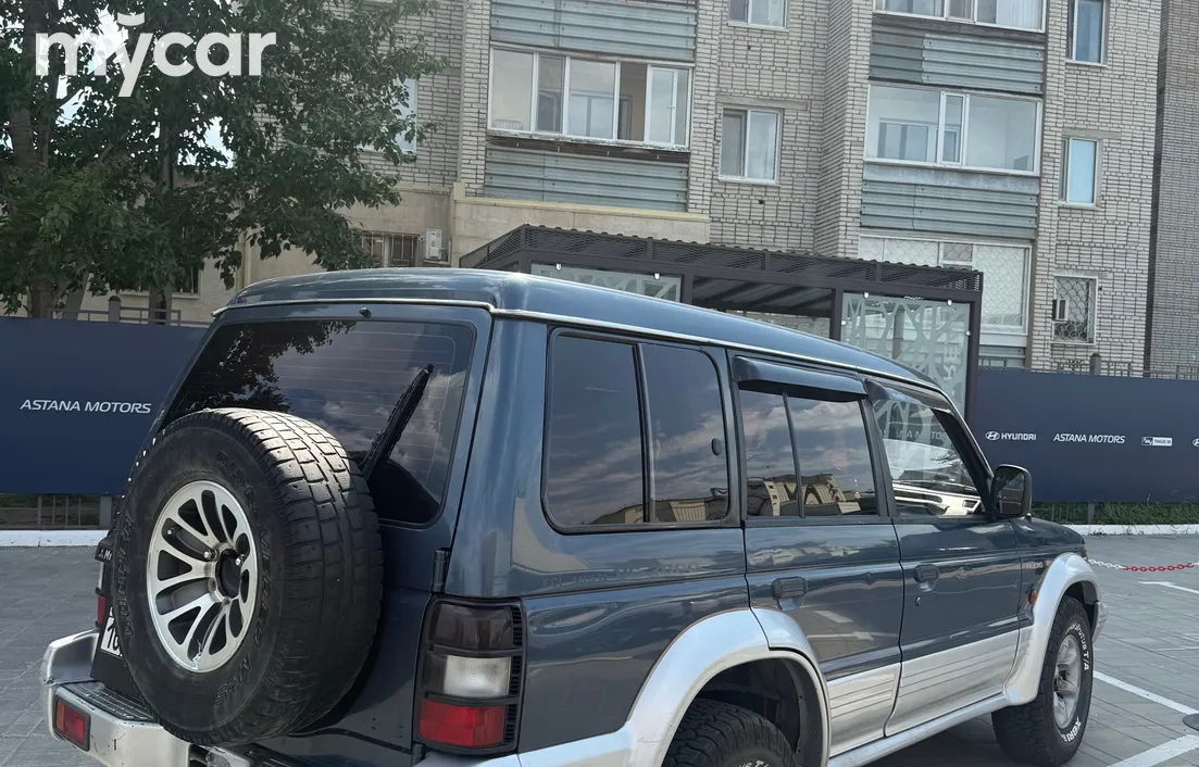 Mitsubishi Pajero 1992
