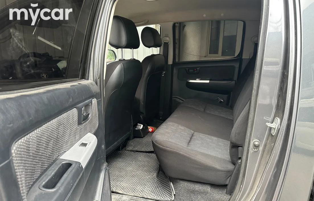 Toyota Hilux 2013
